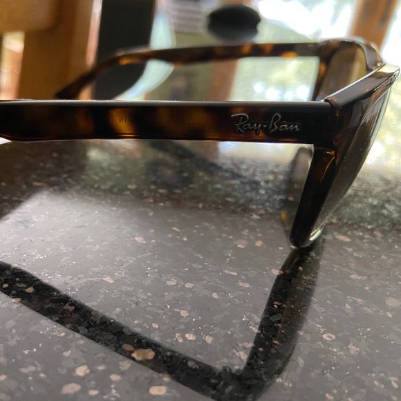 Brand new Ray Ban sunglasses
